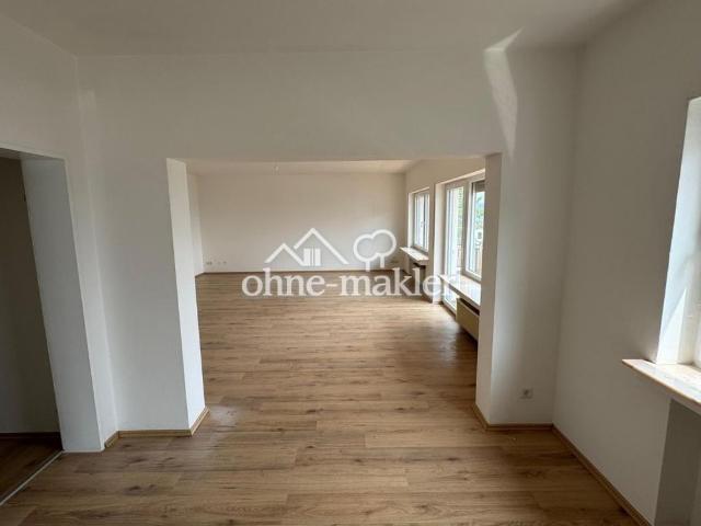 Moderne 3 Zimmer Wohnung mit Seeblick & Balkon am Sorpesee