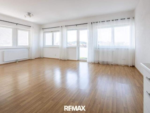 Moderne 3 Zimmer Wohnung mit sonnigem Balkon und Traunsteinblick
