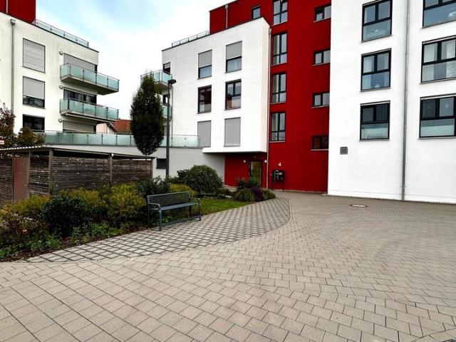 Moderne 3 Zimmer Wohnung mit Terrasse und Tiefgarage