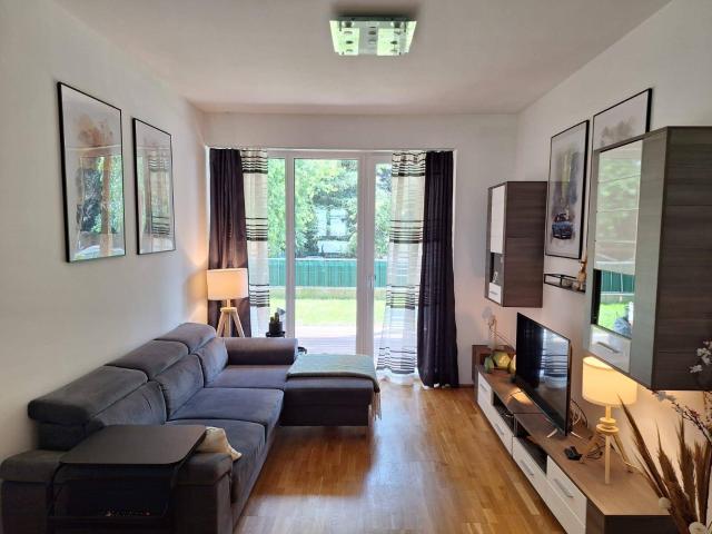 Moderne 3 Zimmer Wohnung mit Terrasse und Garten
