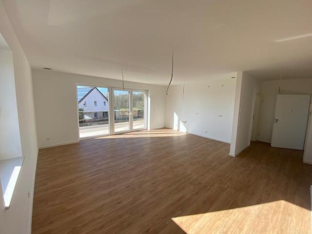 Moderne 3 Zimmer Wohnung mit Tiefgaragenstellplatz & Balkon Neubau aus 2022