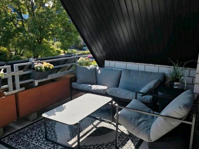 Moderne 3 Zimmer Wohnung mit überdachtem Balkon