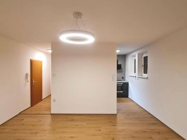 Moderne 3 Zimmer Wohnung mit 2 Balkonen und Parkplatz in zentraler Lage