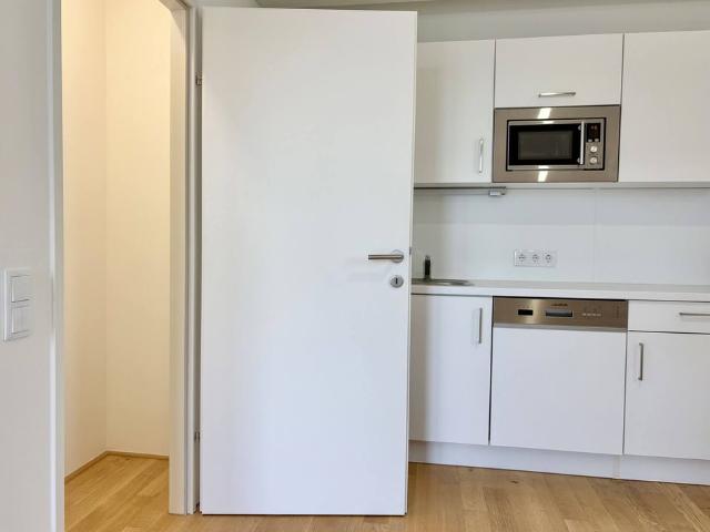 Moderne 3 Zimmer Wohnung mit 30 m² Dachterrasse und Klimaanlage | Direkt an der U3