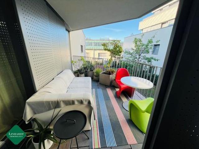 Moderne 3 Zimmerwohnung mit Loggia und Garage