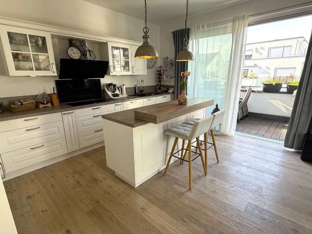 Moderne 3 Zimmerwohnung mit schönem Balkon in Troisdorf Spich