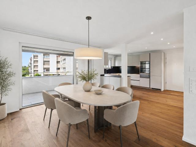 Moderne 4.5 Zimmerwohnung mit drei gedeckten Balkonen