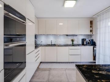 Moderne 4.5 Zimmerwohnung mit grossem Wintergarten und Terrasse im Zentrum von Oensingen