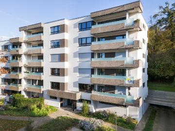 Moderne 4.5 Zimmerwohnung in Oberwil
