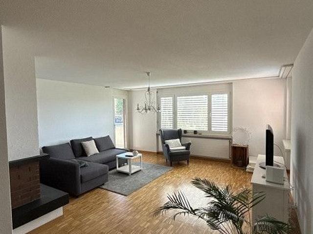 moderne 4.5 Zimmerwohnung in Kloten mieten
