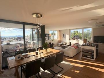 Moderne 4.5 Zimmerwohnung in Siebnen