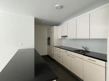 Moderne 4.5 Zimmer Attikawohnung in ruhiger Lage in Balsthal