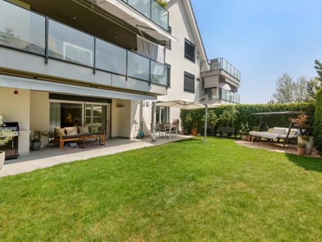 Moderne 4.5 Zimmer Gartenwohnung mit hochwertigem Ausbau