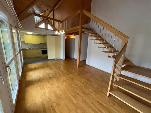 Moderne 4.5 Zimmer Dach Maisonette Wohnung in idyllischer Lage