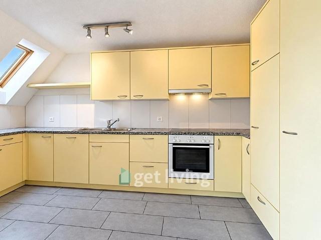 Moderne 4.5 Zimmer Dach Maisonette Wohnung in idyllischer Lage