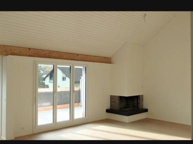 Moderne 4.5 Zimmer Dachwohnung