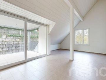 Moderne 4.5 Zimmer Dachwohnung mit Keller und grossem Estrich