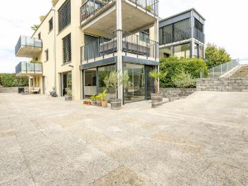 Moderne 4.5 Zimmer Eigentumswohnung mit grossem Aussenbereich und Wintergarten