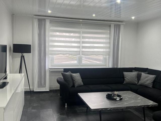 Moderne 4,5 Zimmer Eigentumswohnung mit eigenem Gartenbereich