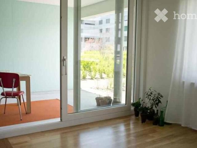 Moderne 4.5 Zimmer Loftwohnung direkt am Westside zu vermieten!
