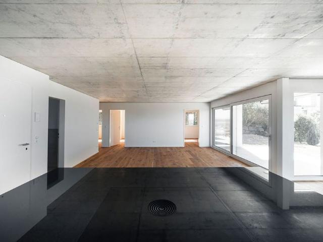 Moderne 4.5 Zimmer Neubau Wohnung mit Balkon in Bäriswil
