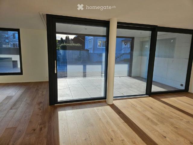 Moderne 4.5 Zimmer Neubauwohnung mit grosser Loggia Terasse