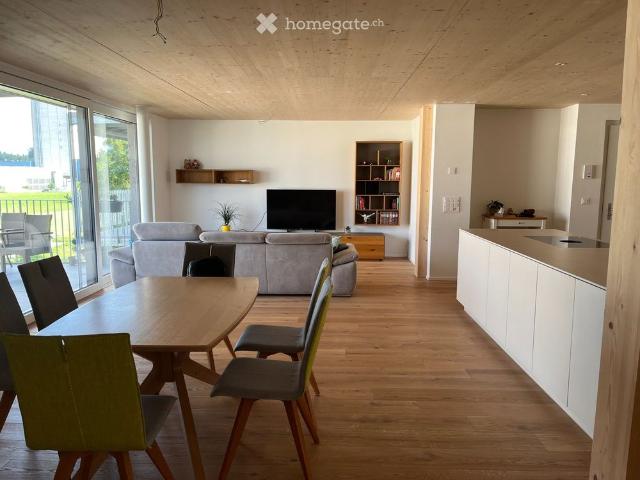 Moderne 4.5 Zimmer Wohnung in ruhiger Lage