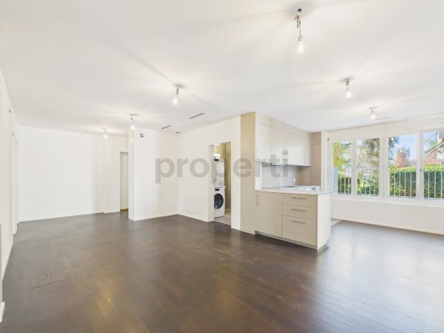 Moderne 4.5 Zimmer Wohnung mit Aufzug, Opfikon