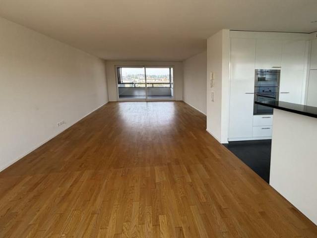 Moderne 4.5 Zimmer Wohnung mit beheiztem Balkon/Wintergarten