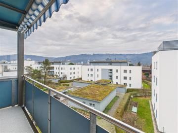 Moderne 4.5 Zimmer Wohnung mit grossem Balkon, ideal für Familien in Kirchdorf AG