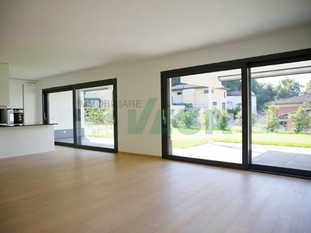 Moderne 4,5 Zimmer Wohnung mit grosser Terrasse und privatem Garten