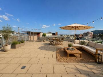 Moderne 4.5 Zimmer Wohnung mit grosser Terrasse zentral in Zürich BEFRISTET 2 Jahre
