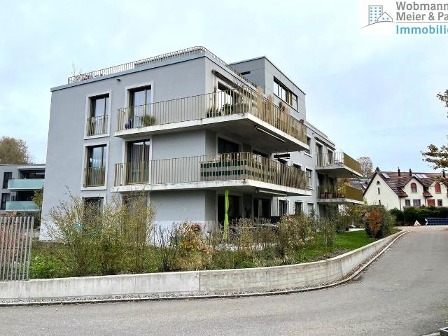 Moderne 4.5 Zimmer Wohnung mit Eigentumsstandard an zentraler Lage