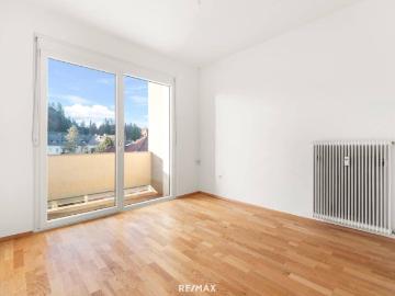 Einzigartige Gelegenheit: Freundliche 4,5 Zimmer Wohnung mit Loggia am Fuße des Kreuzbergls in Klagenfurt