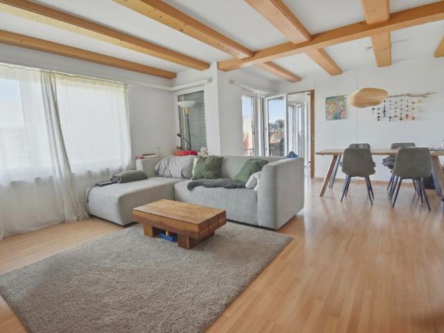 Moderne 4.5 Zimmer Wohnung mit praktischem Zusatzraum