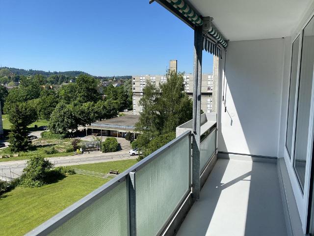 Moderne 4.5 Zimmer Wohnung mit toller Aussicht