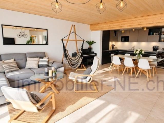 Moderne 4,5 Zimmer Wohnung mit Terrasse, einem Innenparkplatz und einem Außenparkplatz