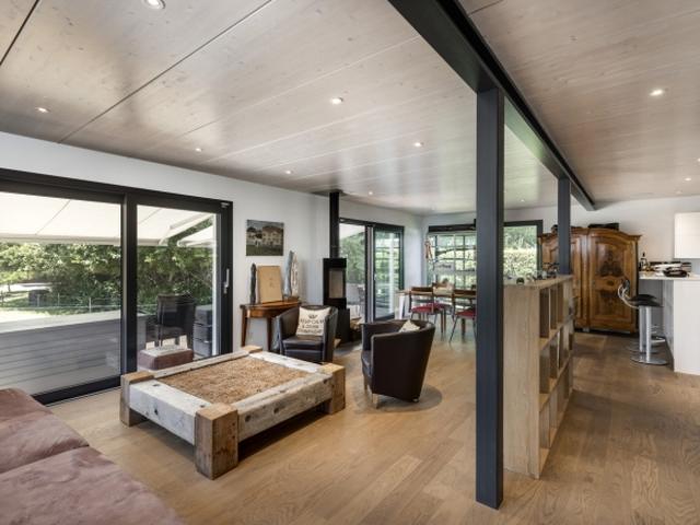 Moderne 4.5 Zimmer Villa mit Blick auf die Landschaft
