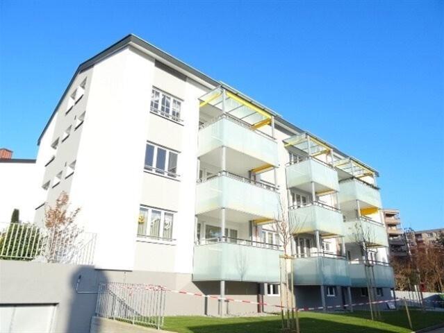 Moderne 4.5 ZW à 95 m² im 2. OG mit grossem Balkon
