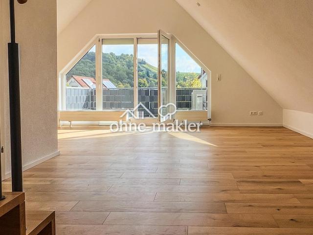 Moderne 4 Zimmer Maisonette mit offenem Wohnkonzept, Balkon & TG Stellplatz in Top Lage
