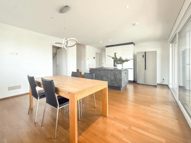 Moderne 4 Zimmer Maisonette mit weitläufiger Terrasse