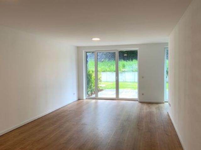 Moderne 4 Zimmer Maisonette Wohnung mit 3 Balkone, 2 Bäder, Gäste WC, 2 Terrassen, TG Stellplatz