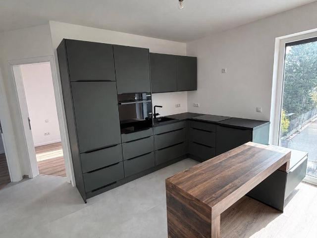 Moderne 4 Zimmer Neubauwohnung mit Balkon & hochwertiger Küche Nachmieter gesucht