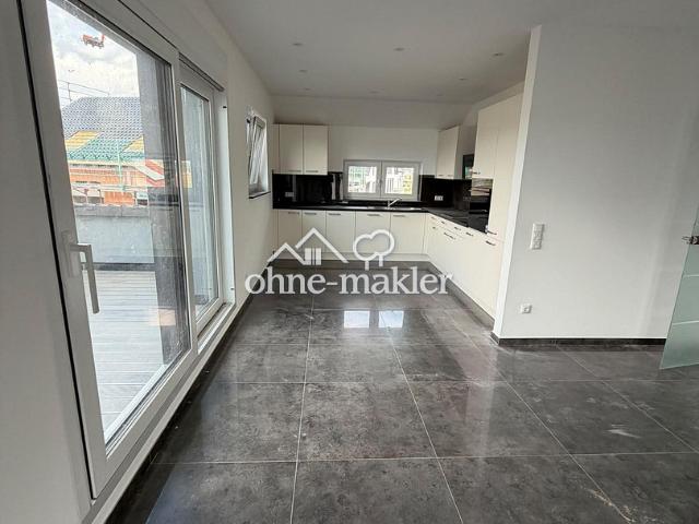 Moderne 4 Zimmer Neubauwohnung mit Einbauküche, Balkon und Stellplatz in Rodenbach