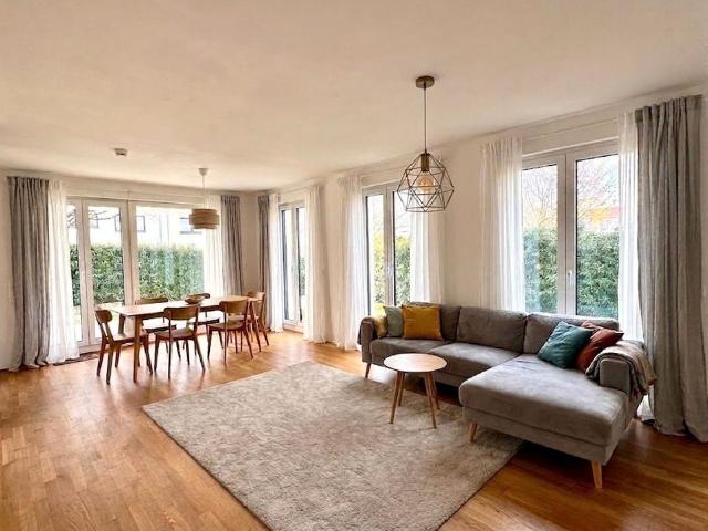 Moderne 4 Zimmer Neubauwohnung mit Riesengarten ohne Makler