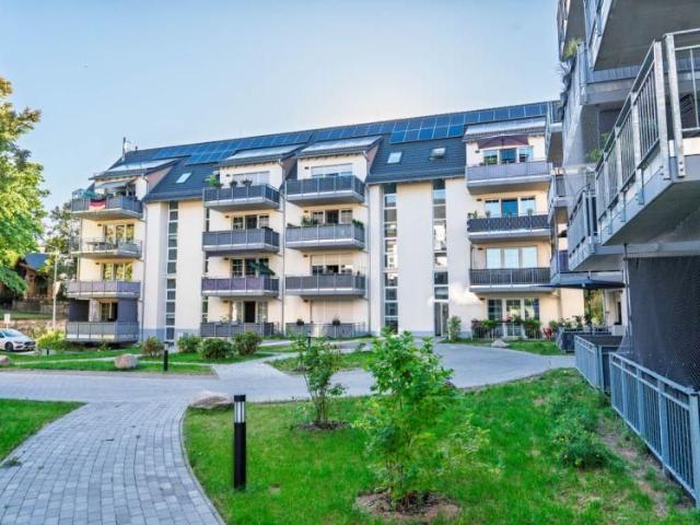 Moderne 4 Zimmer Dachgeschoss Wohnung mit Balkon und KFZ Stellplatz in Freital