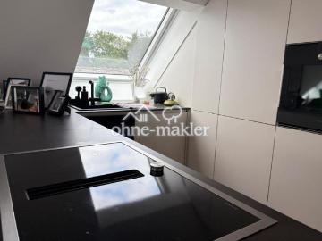 Moderne 4 Zimmer Dachgeschosswohnung mit Loggia, TG Stellplatz & Wallbox – Energieklasse A