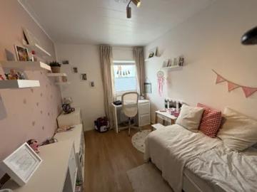 Moderne 4 Zimmer Dachgeschosswohnung mit 2 Balkonen