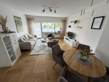 Moderne 4 Zimmer Dachgeschosswohnung mit 2 Balkonen
