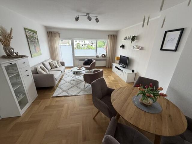 Moderne 4 Zimmer Dachgeschosswohnung mit 2 Balkonen